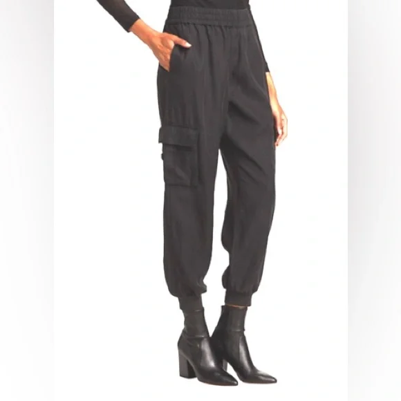 ALICE + OLIVIA DEDE SMOCKED CARGO PANTS IN BLACK SIZE LARGE - Picture 1 of 14